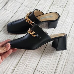 NWOB Neil J. Rodgers Black Mule Shoes Chain Embelished Size 5